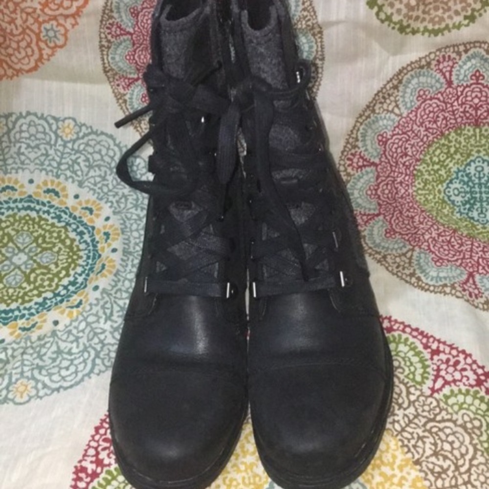 Sorel combat boots